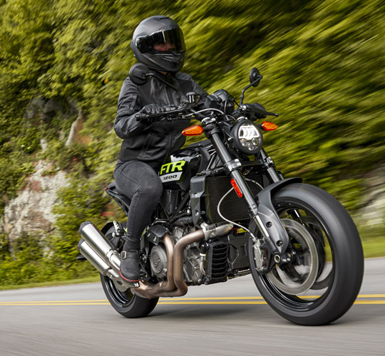 Sebevědomá jízdní pozice